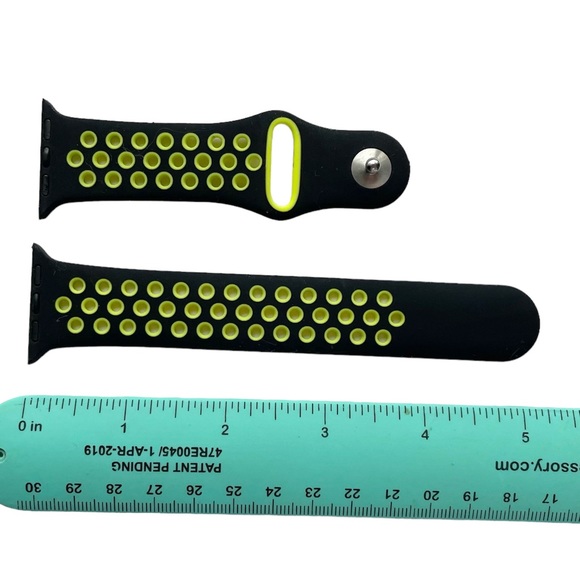 5/$20 NEW Black / Volt Holes Silicone Sport Band Apple Watch 38/40/41mm M/L - Picture 4 of 8